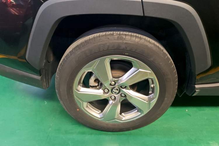 Used Toyota RAV4 2021 2.0L CVT Two-Wheel Drive Fashion PLUS Edition Right Rear Wheel Hub