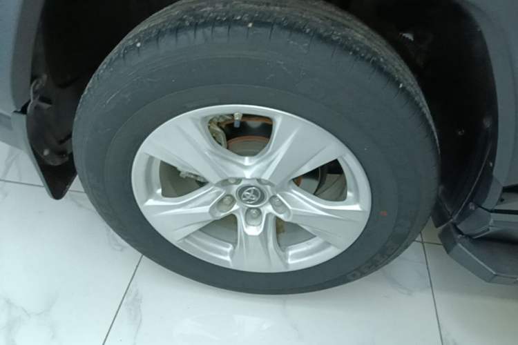 Used Toyota RAV4 2021 2.0L CVT Two-Wheel Drive Urban Edition Right Rear Wheel Hub