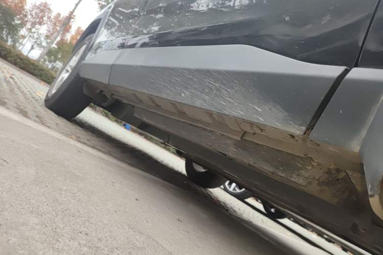 Used Toyota RAV4 2021 2.0L CVT Two-Wheel Drive Urban Edition Right Side Sill