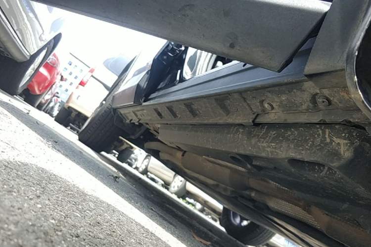 Used Toyota RAV4 2021 Dual-Engine 2.5L E-CVT Four-Wheel Drive Elite PLUS Edition Right Side Sill