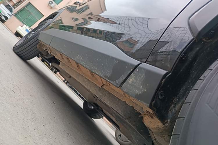 Used Toyota RAV4 2021 Revised Version Dual-Motor Hybrid 2.5L E-CVT 4x4 Elite PLUS Edition Right Side Sill