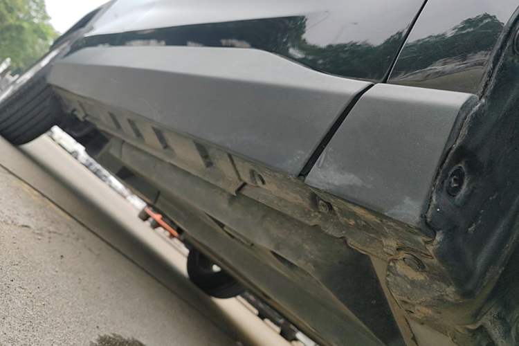 Used Toyota RAV4 2021 2.0L CVT Two-Wheel Drive Fashion Edition Right Side Sill
