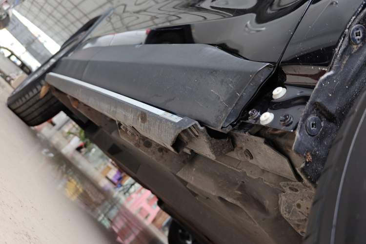 Used Toyota RAV4 2021 2.0L CVT Two-Wheel Drive Fashion PLUS Edition Right Side Sill