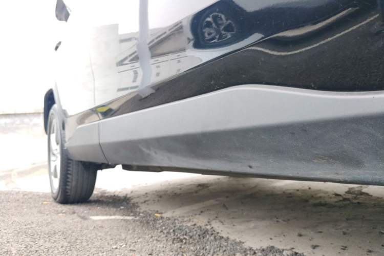 Used Toyota RAV4 2021 2.0L CVT 4x4 Style PLUS Edition Right Side Sill