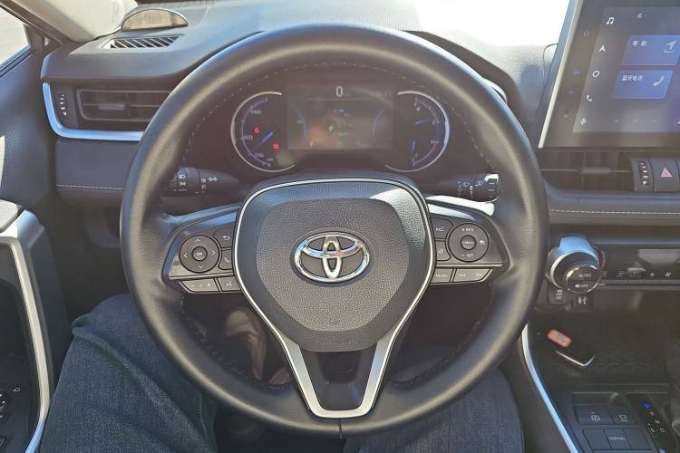 Used Toyota RAV4 2021 Revised Version Dual-Motor Hybrid 2.5L E-CVT Two-Wheel Drive Elite Edition Steering Wheel
