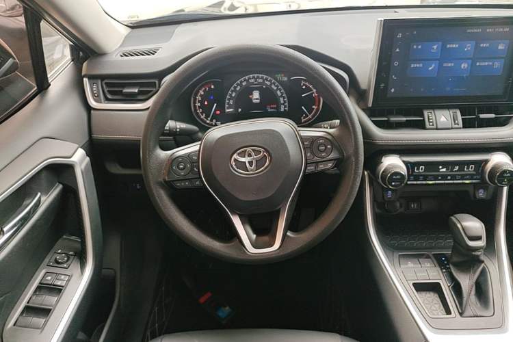 Used Toyota RAV4 2021 2.0L CVT Two-Wheel Drive Fashion Edition Steering Wheel