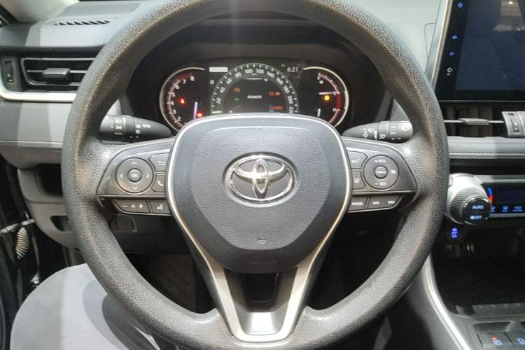 Used Toyota RAV4 2021 2.0L CVT Two-Wheel Drive Fashion Edition Steering Wheel