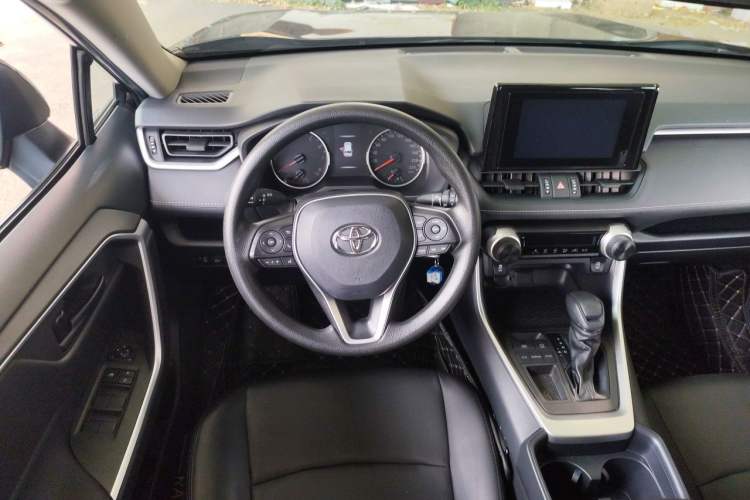 Used Toyota RAV4 2021 2.0L CVT Two-Wheel Drive Urban Edition Steering Wheel
