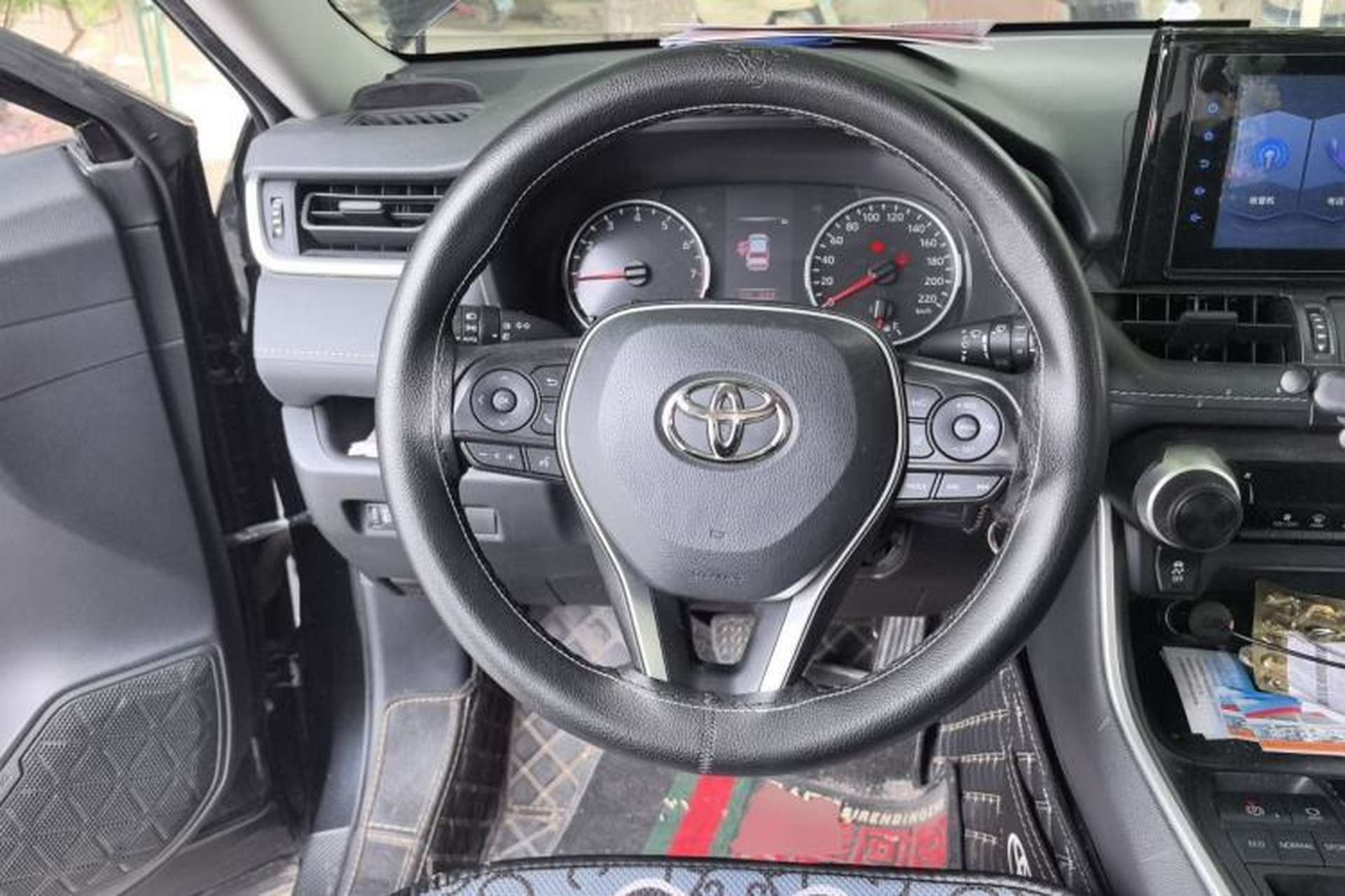 Used Toyota RAV4 2021 2.0L CVT Two-Wheel Drive Urban Edition Steering Wheel