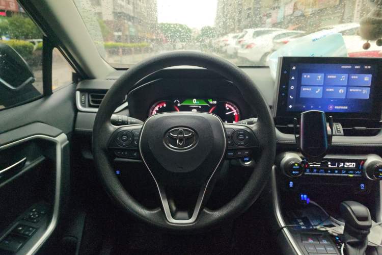Used Toyota RAV4 2021 2.0L CVT Two-Wheel Drive Fashion Edition Steering Wheel