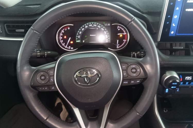Used Toyota RAV4 2021 2.0L CVT Two-Wheel Drive Fashion PLUS Edition Steering Wheel