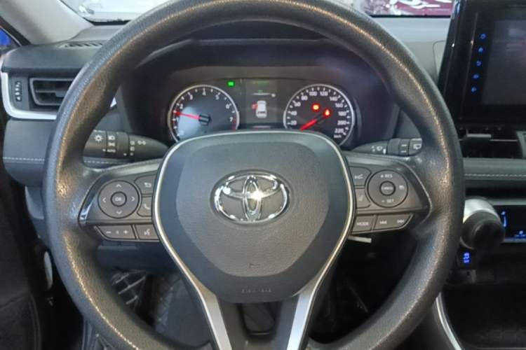Used Toyota RAV4 2021 2.0L CVT Two-Wheel Drive Urban Edition Steering Wheel