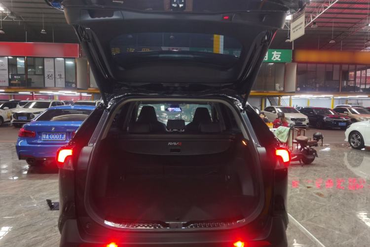Used Toyota RAV4 2021 2.0L CVT Two-Wheel Drive Fashion PLUS Edition Trunk