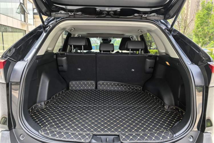 Used Toyota RAV4 2021 2.0L CVT Two-Wheel Drive Fashion PLUS Edition Trunk