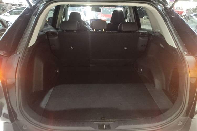 Used Toyota RAV4 2021 2.0L CVT Two-Wheel Drive Fashion Edition Trunk