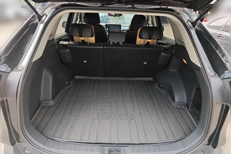 Used Toyota RAV4 2021 2.0L CVT Two-Wheel Drive Fashion Edition Trunk