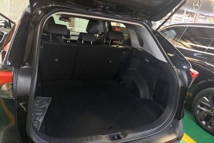 Used Toyota RAV4 2021 2.0L CVT Two-Wheel Drive Fashion PLUS Edition Trunk