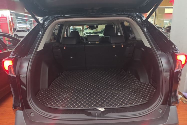 Used Toyota RAV4 2021 Revised Version Dual-Motor Hybrid 2.5L E-CVT 4x4 Elite PLUS Edition Trunk