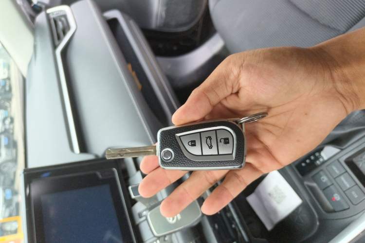 Used Toyota RAV4 2021 2.0L CVT Two-Wheel Drive Urban Edition Vehicle Key