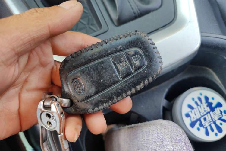Used Toyota RAV4 2021 2.0L CVT Two-Wheel Drive Fashion Edition Vehicle Key