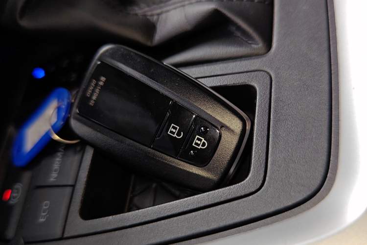 Used Toyota RAV4 2021 2.0L CVT Two-Wheel Drive Fashion PLUS Edition Vehicle Key