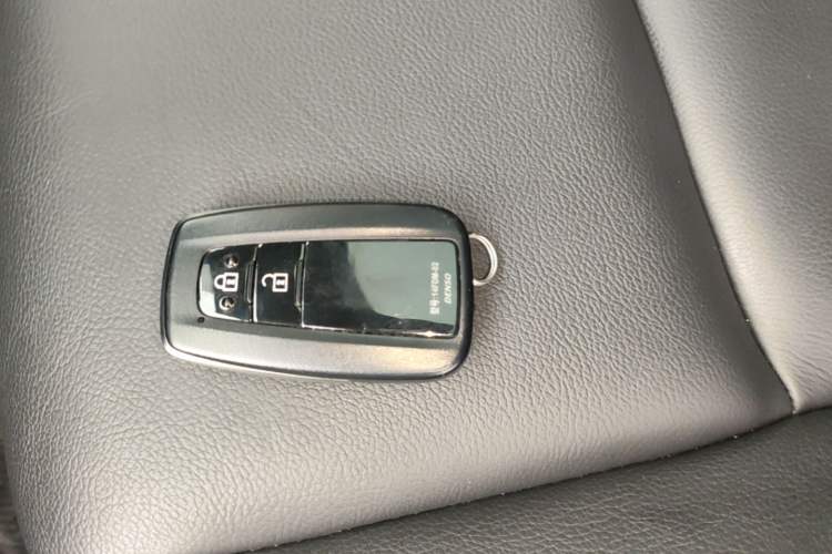 Used Toyota RAV4 2021 2.0L CVT Two-Wheel Drive Fashion PLUS Edition Vehicle Key