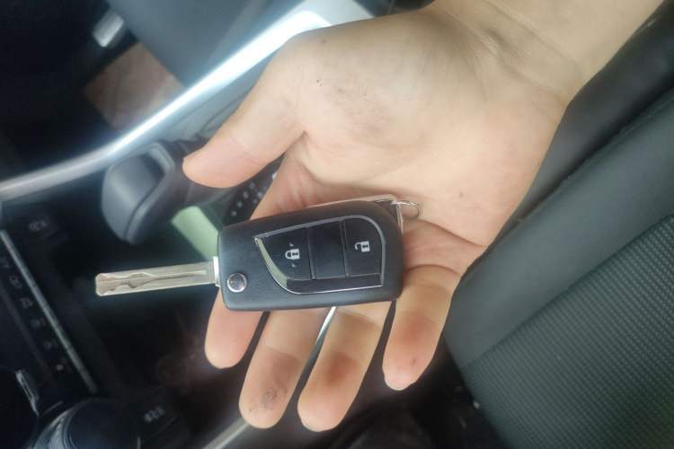 Used Toyota RAV4 2021 2.0L CVT Two-Wheel Drive Urban Edition Vehicle Key