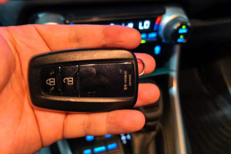 Used Toyota RAV4 2021 2.0L CVT 4x4 Trend Edition Vehicle Key