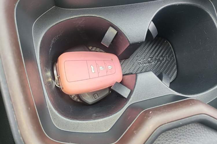 Used Toyota RAV4 2021 2.0L CVT Two-Wheel Drive Fashion PLUS Edition Vehicle Key