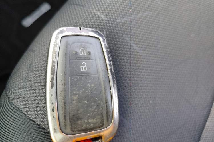 Used Toyota RAV4 2021 2.0L CVT Two-Wheel Drive Fashion Edition Vehicle Key