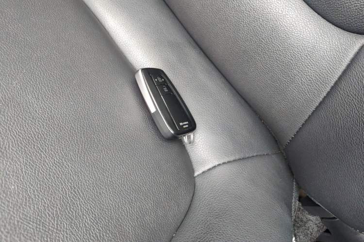 Used Toyota RAV4 2021 2.0L CVT 4x4 Style PLUS Edition Vehicle Key