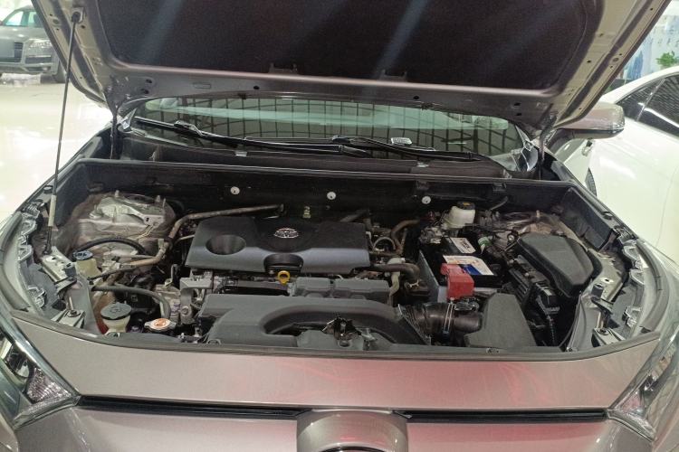 Used Toyota RAV4 2021 2.0L CVT Two-Wheel Drive Fashion Edition Engine Bay