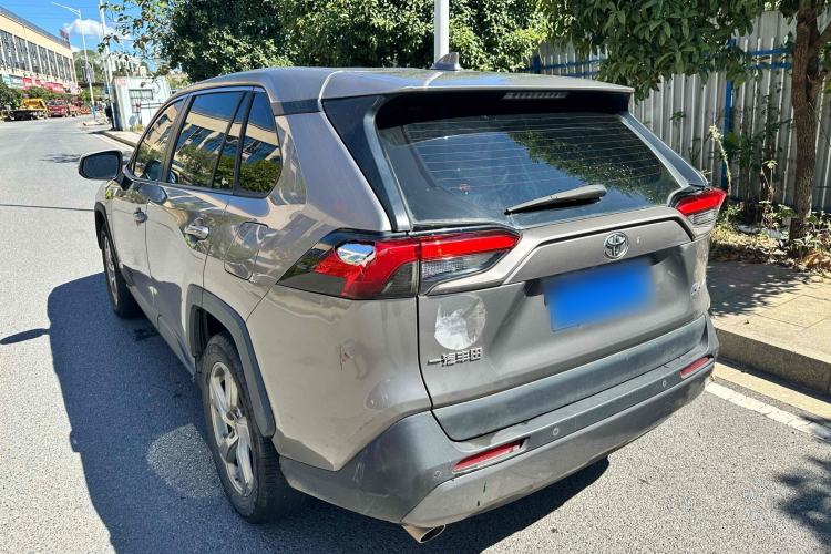 Used Toyota RAV4 2021 2.0L CVT Two-Wheel Drive Fashion Edition Exterior 2