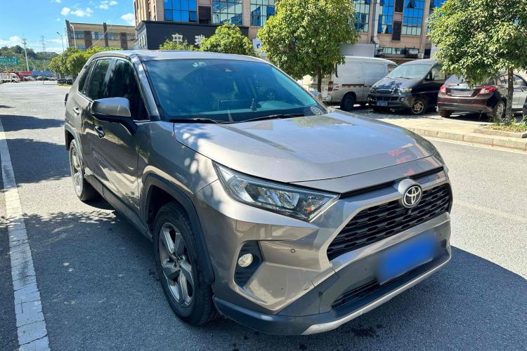 Used Toyota RAV4 2021 2.0L CVT Two-Wheel Drive Fashion Edition Exterior 3