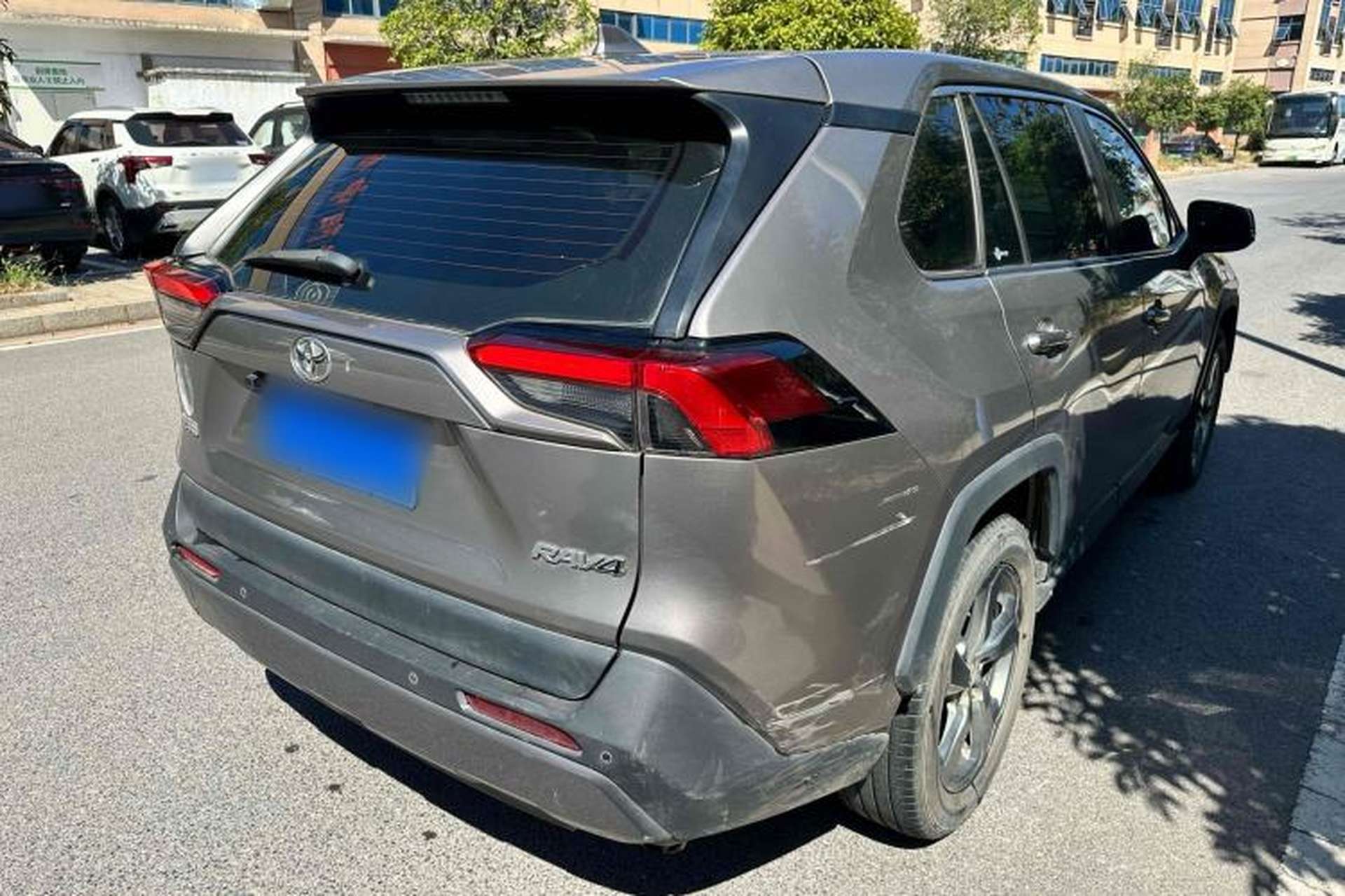 Used Toyota RAV4 2021 2.0L CVT Two-Wheel Drive Fashion Edition Exterior 4
