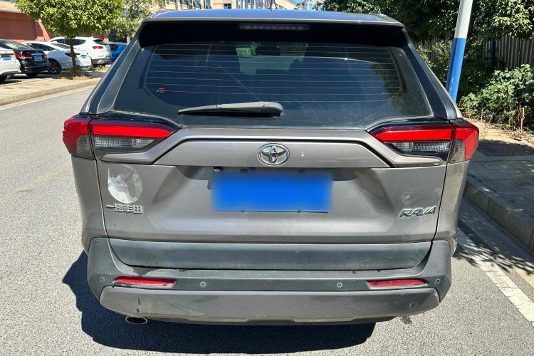 Used Toyota RAV4 2021 2.0L CVT Two-Wheel Drive Fashion Edition Exterior 5