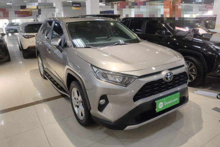 Used Toyota RAV4 2021 2.0L CVT Two-Wheel Drive Fashion PLUS Edition Front Right 45 Deg