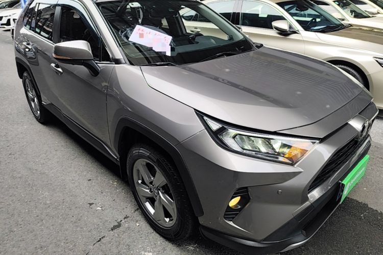 Used Toyota RAV4 2021 2.0L CVT 4x4 Trend Edition Front Right 45 Deg