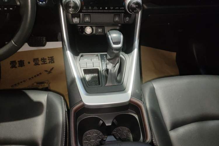 Used Toyota RAV4 2021 2.0L CVT Two-Wheel Drive Fashion PLUS Edition Gear Lever