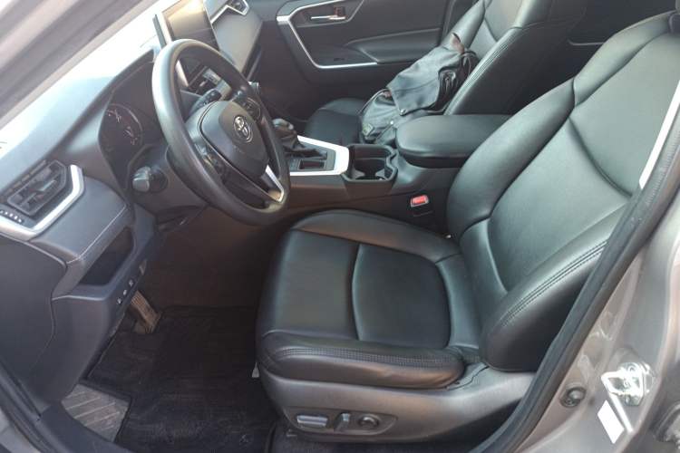 Used Toyota RAV4 2021 2.0L CVT Two-Wheel Drive Fashion Edition Left Front Seat