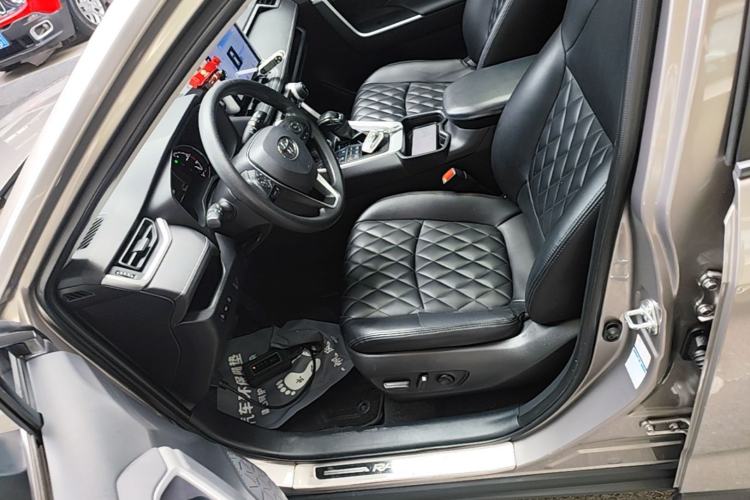 Used Toyota RAV4 2021 2.0L CVT 4x4 Trend Edition Left Front Seat