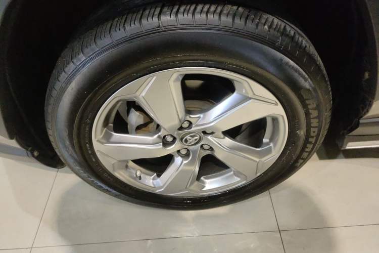 Used Toyota RAV4 2021 2.0L CVT Two-Wheel Drive Fashion PLUS Edition Left Front Wheel Hub