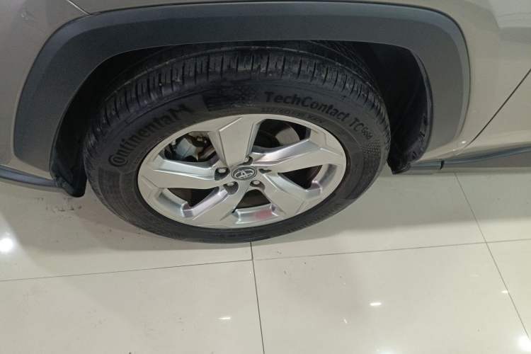 Used Toyota RAV4 2021 2.0L CVT Two-Wheel Drive Fashion Edition Left Front Wheel Hub
