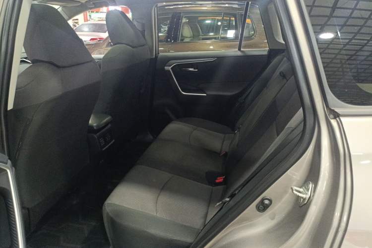 Used Toyota RAV4 2021 2.0L CVT Two-Wheel Drive Fashion Edition Left Rear Seat