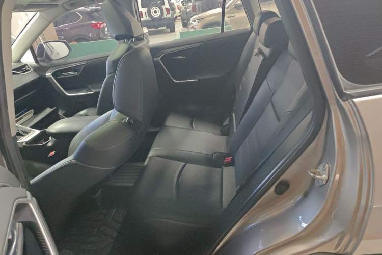 Used Toyota RAV4 2021 Revised Version Dual-Motor Hybrid 2.5L E-CVT 4x4 Elite PLUS Edition Left Rear Seat