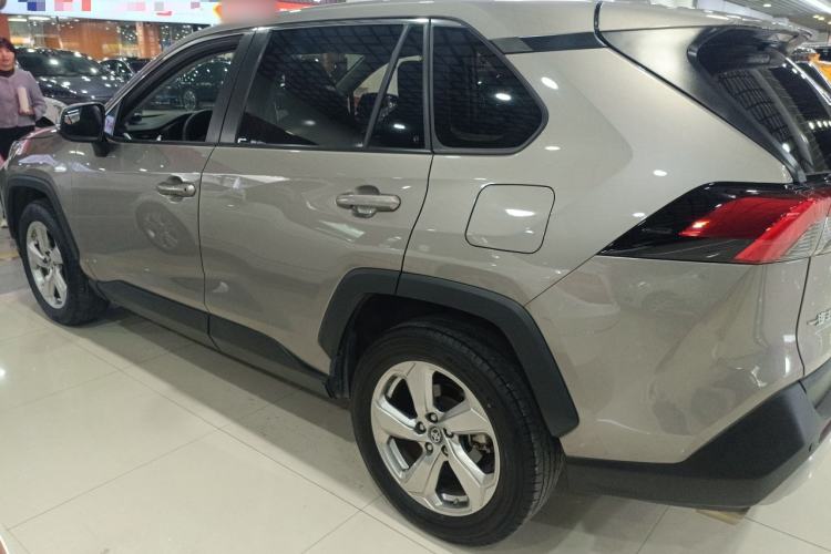 Used Toyota RAV4 2021 2.0L CVT Two-Wheel Drive Fashion Edition Left Side