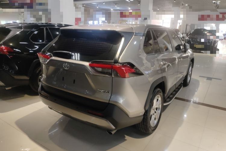 Used Toyota RAV4 2021 2.0L CVT Two-Wheel Drive Fashion PLUS Edition Rear Right 45 Deg