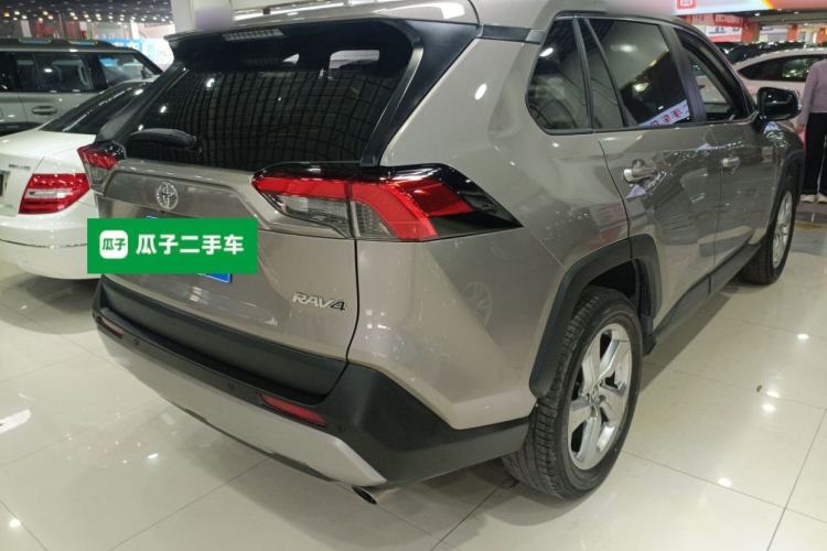 Used Toyota RAV4 2021 2.0L CVT Two-Wheel Drive Fashion Edition Rear Right 45 Deg