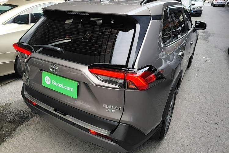 Used Toyota RAV4 2021 2.0L CVT 4x4 Trend Edition Rear Right 45 Deg