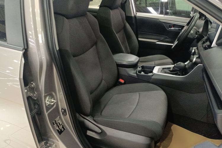 Used Toyota RAV4 2021 2.0L CVT Two-Wheel Drive Fashion Edition Right Front Seat
